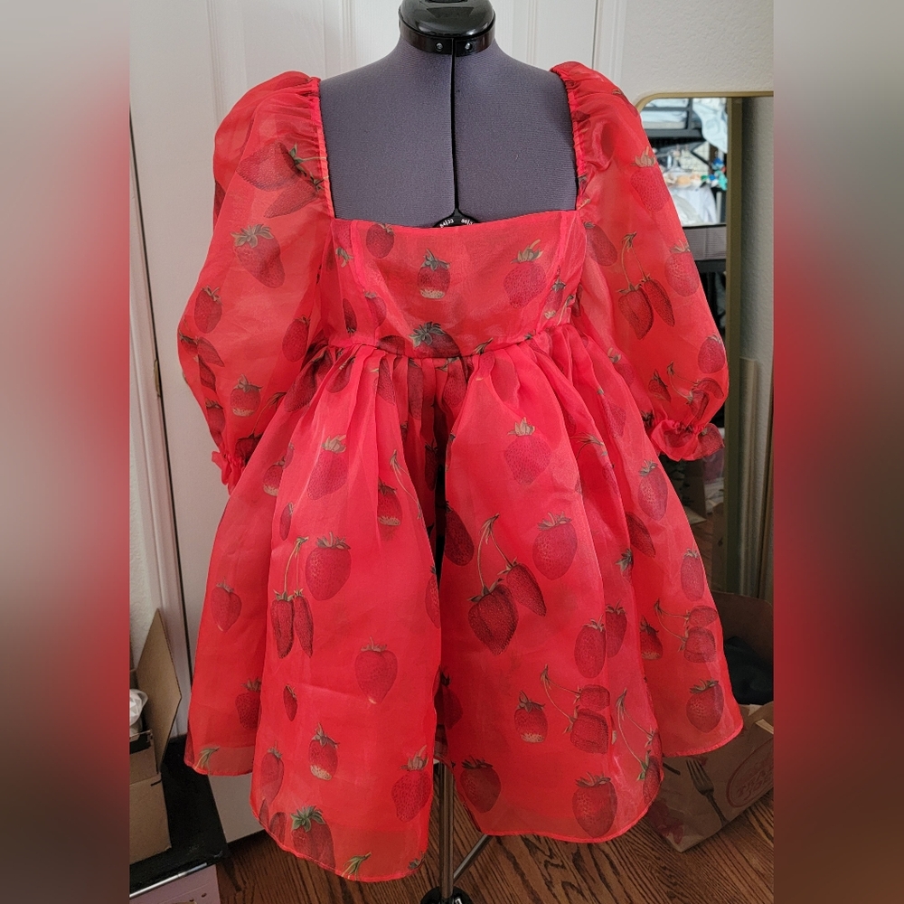 Selkie Strawberry Puff Dress S